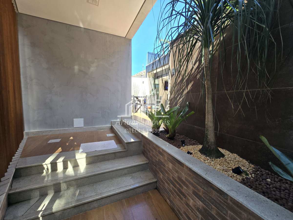 Casa Contemporânea com 3 suítes • Vargem Pequena - Ariany Imóveis e Consultoria Imobiliária