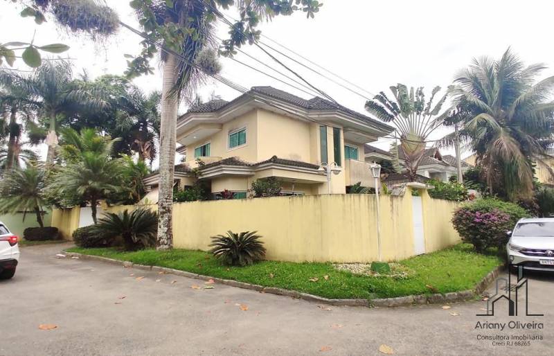 • Jardim Itaúna • Casa Duplex com 4 suítes 250m² em Vargem Grande - Ariany Imóveis e Consultoria Imobiliária