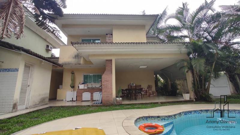 • Jardim Itaúna • Casa Duplex com 4 suítes 250m² em Vargem Grande - Ariany Imóveis e Consultoria Imobiliária