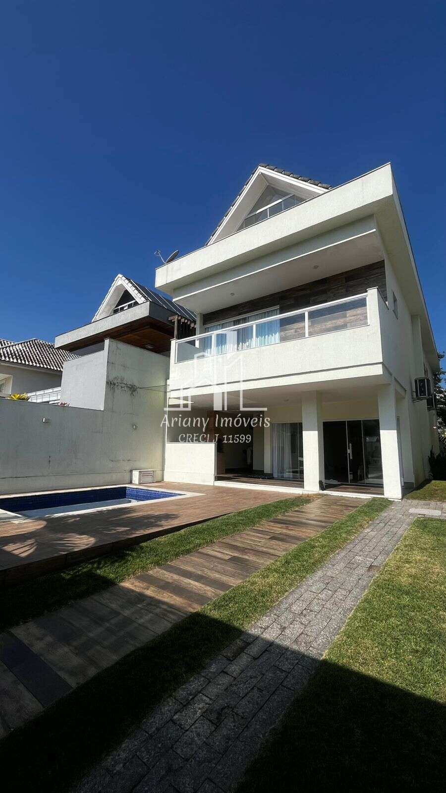 • Riviera del sol • Casa Tríplex 4 quartos no Recreio - Ariany Imóveis e Consultoria Imobiliária
