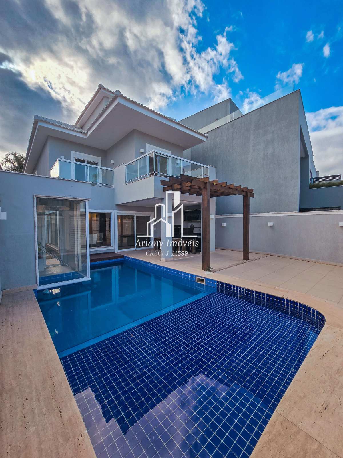 • Riviera del sol • Casa Tríplex 5 Suítes no Recreio - Ariany Imóveis e Consultoria Imobiliária