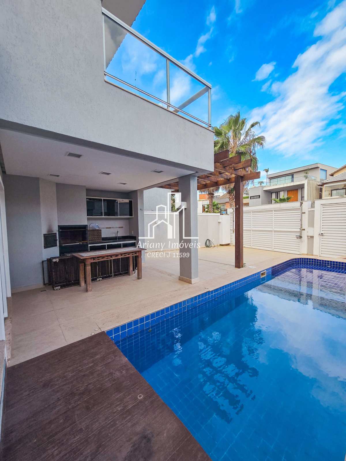 • Riviera del sol • Casa Tríplex 5 Suítes no Recreio - Ariany Imóveis e Consultoria Imobiliária