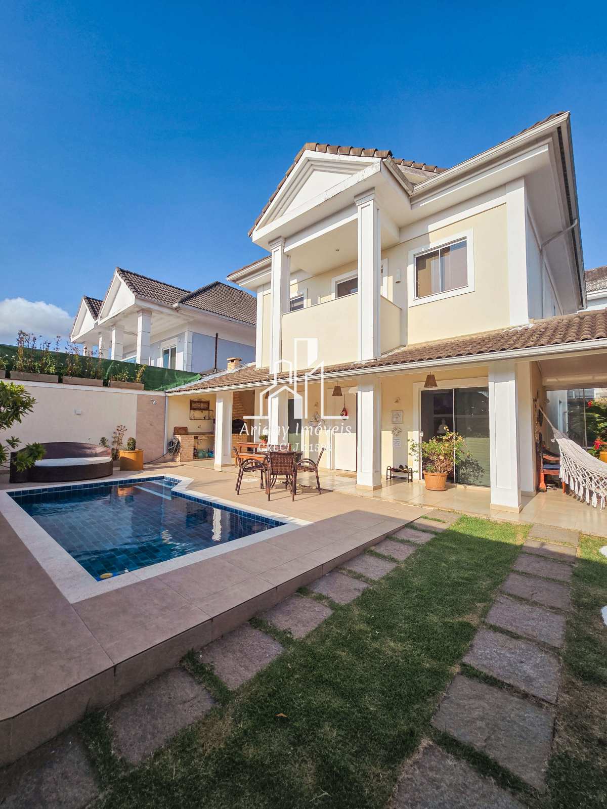 Carmel Village| Casa triplex 4 suítes 250 m² no Recreio - Ariany Imóveis e Consultoria Imobiliária
