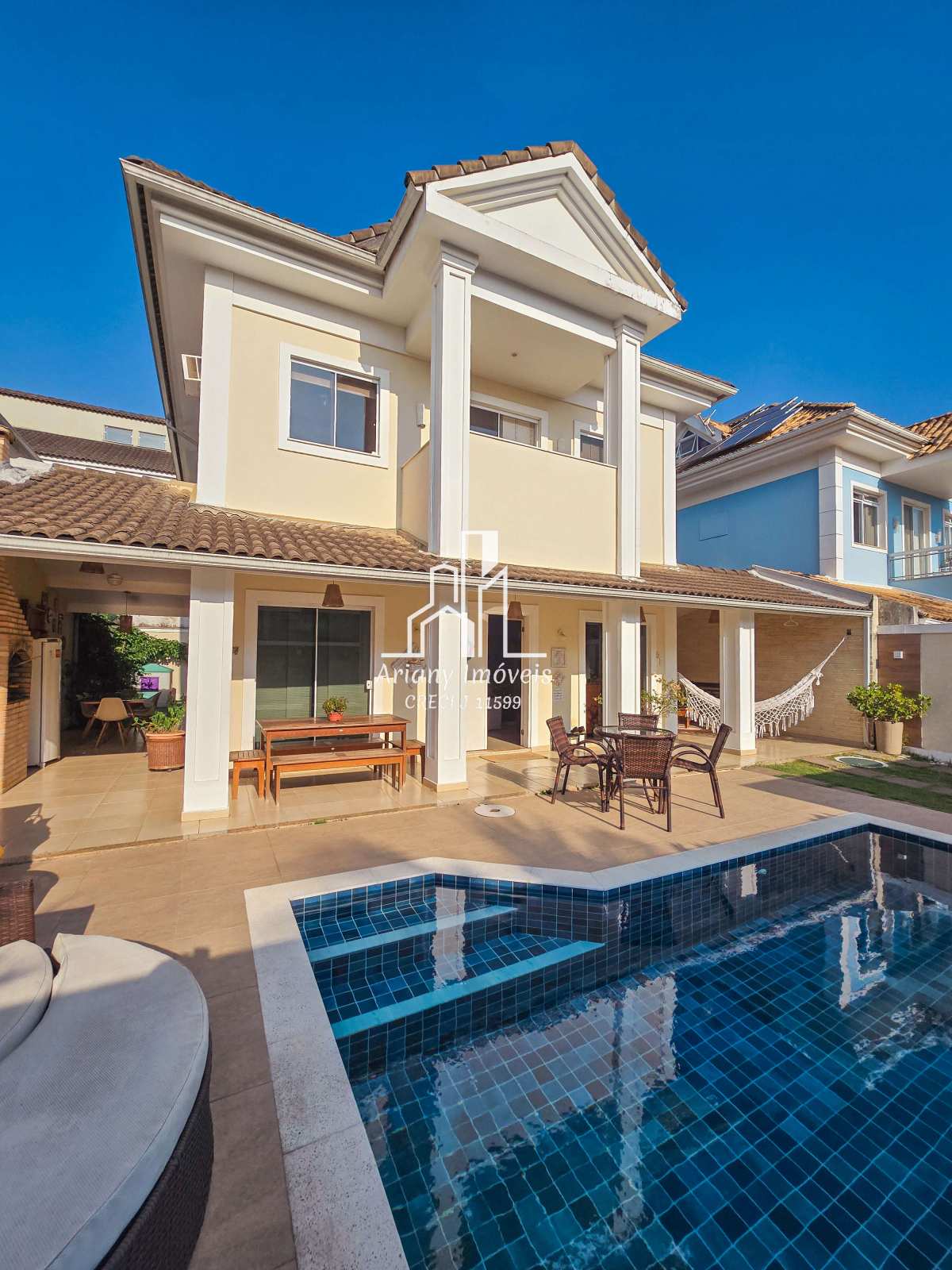 Carmel Village| Casa triplex 4 suítes 250 m² no Recreio